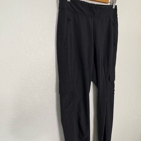 Athleta Black Cargo Skinny Leg Pants Size 6 - Picture 5 of 11